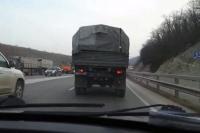 Российская бронетехника движется к границе Украины (видео)