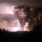 Извержение вулкана Chaiten во время грозы (Чили)