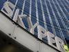 «Человек-паук» повесил антиглобалистский плакат на небоскребе в Германии