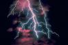 Более 30 человек пострадали от удара молнии в Индонезии