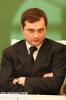 Сурков признал перекосы в использовании админресурса на выборах и предложил оппозиции лучше работать