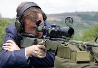 Президент РФ мочит в сортире.