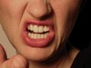 Разгневанные кредиторы неделю осаждали полицейский участок, в котором пряталась бизнесвумен