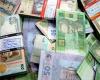 Каждый украинец должен МВФ по 500 долларов!!!