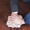 Три менеджера Simens выплатят компаниии компенсацию 1,5 миллиарда евро за то что они брали взятки