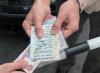 Петербургский студент оштрафован на 10 000 рублей за то, что пытался дать 100 рублей гаишнику