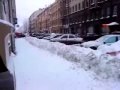Ледовая бомбежка машин в Петербурге