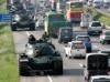 В Бангкоке вызвали панику танки, ехавшие по одной из главных улиц города в ремонт