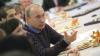 Студент, подаривший варежки Путину: "Бабушка связала варежки для меня, однако они мне оказались велики, и я решил их передать Владимиру Владимировичу"