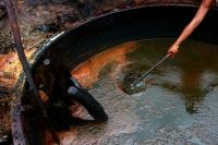 Как добывают нефть и серу в Индонезии