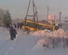 В Усть-Каменогорске (Казахстан) снегоочистительный тепловоз столкнулся с рейсовым автобусом, есть погибшие