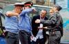 ИЗ РАЗДЕЛА "МИЛИЦИЯ И МЫ": Пьяная москвичка облила милиционера моющим средством