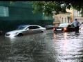 плавающие автомобили в центре Москвы