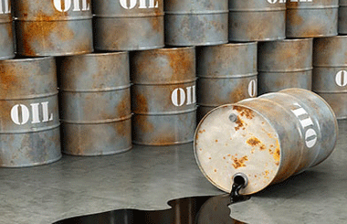 Нефть поднимается с ценового дна