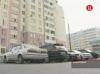 В Хабаровске паркуют машины у дома за деньги