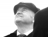 Юрий Лужков хочет смотреть на Кремль