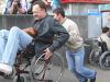 Известные москвичи попробовали быть инвалидом-колясочником в центре города. И расстроились