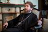"Очень часто цинизм – это болезнь профессионального православия". Интервью с отцом Тихоном о "православнутых" и "православии головного мозга"