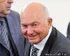 В. Жириновский: Ю. Лужков не вернется в Россию из отпуска