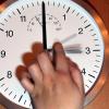 54% россиян не хотят переводить часы