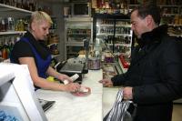 Медведев в продуктовом магазине на Кунашире