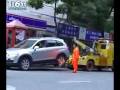 Спор с эвакуаторщиком в Шанхае