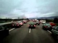 Как пропускают автомобиль с мигалками