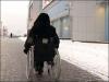 Тяжелобольную жительницу Москвы несколько часов не выпускали со стоянки, требуя оплатить бесплатное место