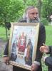 В Киеве около Верховной Рады милиция снесла храм Московского Патриархата (Протестующих верующих за ноги и руки утащили в автозаки)