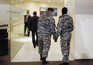 Полиция при поддержке ОМОНа провела обыск в ФССН (Росстрахнадзоре)