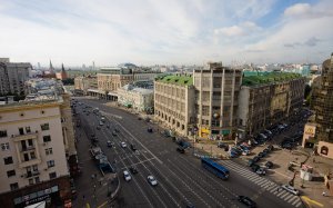 Дерзкий плакат на Камергерском переулке