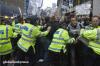 В Лондоне новые протесты, полиции разрешено стрелять