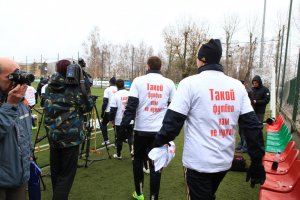 Футболисты российской сборной вышли на тренировку в майках «Спартак Гогниев. Мы с тобой»