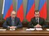 СМИ под конец года досрочно прощаются с тандемом и Медведевым-президентом: у него «отняли» полгода власти