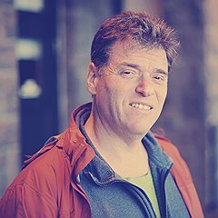 Американский эксперт: Самые умные школьники сегодня удаляют аккаунты на Facebook и выбрасывают iPhone-ы