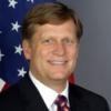 Посол США Макфол заявил, что НТВ следит за ним; в телекомпании советуют не удивляться: мы вездесущи