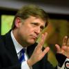 Посол США в России Майкл Макфол обвинил Москву в том, что в 2009 году она «подкупила Киргизию», чтобы власти республики «вышвырнули» американских военных с авиабазы в бишкекском аэропорту «Манас»