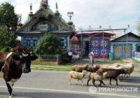 Дом в российской деревне, который поражает красотой.