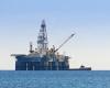 Японцы добыли первую нефть на собственном шельфе