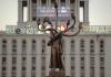 В Бухаресте памятник Ленину превратили в гидру