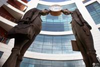 Памятник чиновнику и предпринимателю в Орле