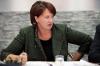 Экс-министр сельского хозяйства Елена Скрынник, прикрываясь Путиным, отказалась явиться на допрос. У ней родились «двое детей мужского пола», она лечится за границей «в условиях домашнего стационара»
