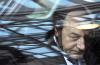 Президента Румынии хотят спрятать за колючую проволоку?