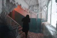 Как выглядит подъезд, когда на улице -59°C