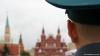 Зарплаты сотрудников администрации президента и аппарата правительства России за последние несколько месяцев выросли более чем в два раза и теперь сравнимы с зарплатами топ-менеджеров