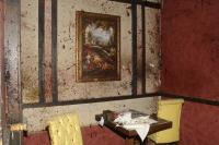 Ресторан после взрыва бомбы