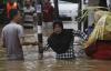 Семь человек погибли в результате наводнения в столице Индонезии