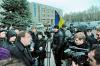 В Харькове пророссийские активисты напали на автобус с милицией