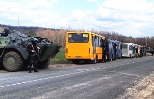 Украинская армия ждет приказа в 40 км от Славянска