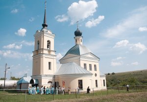 Владыка Антоний совершил Чин Великого освящения Казанского храма в селе Кологривово